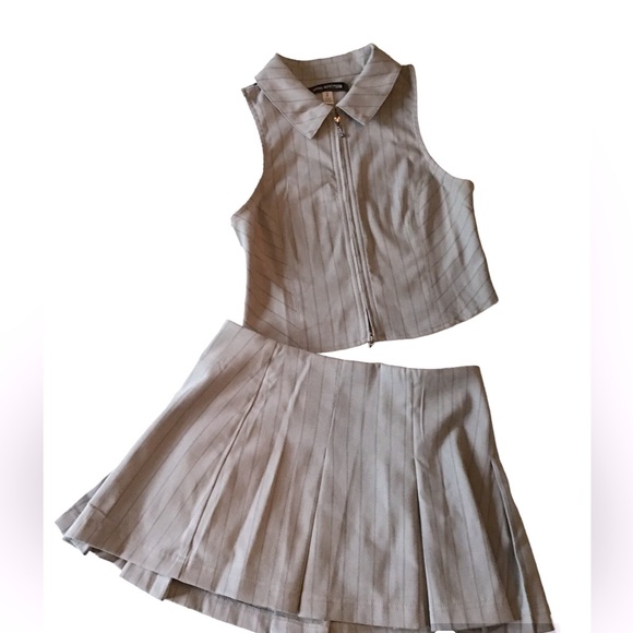 Urban Outfitters Pinstripe Skort & Vest Set - Picture 2 of 4